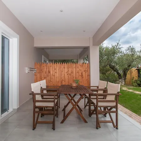 Zoi Apartamento Méson Yerakaríon