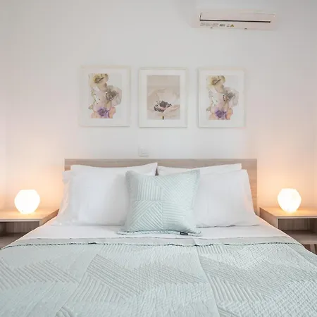 Zoi Méson Yerakaríon