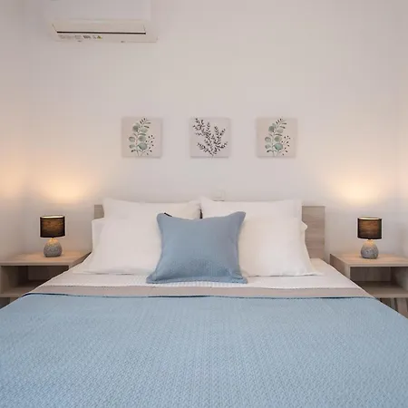 Zoi Apartment Méson Yerakaríon